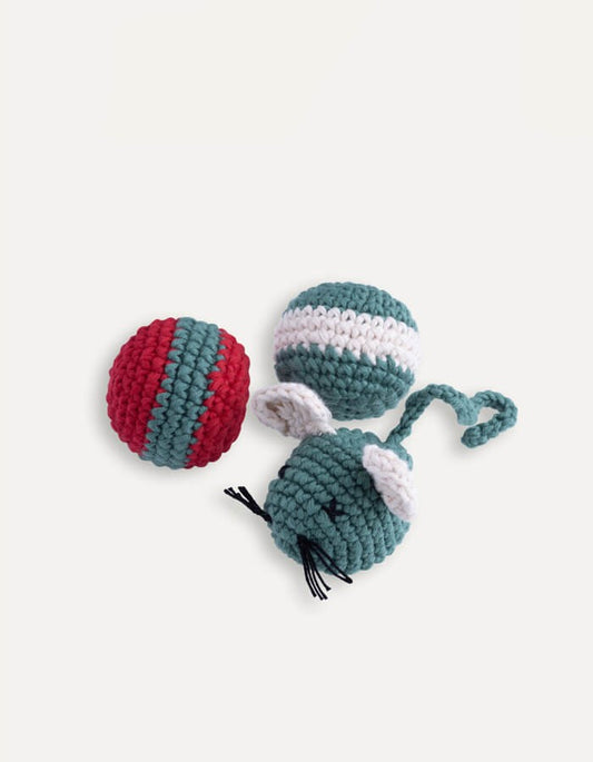 A set of crochet cat toys GATO holiday edit