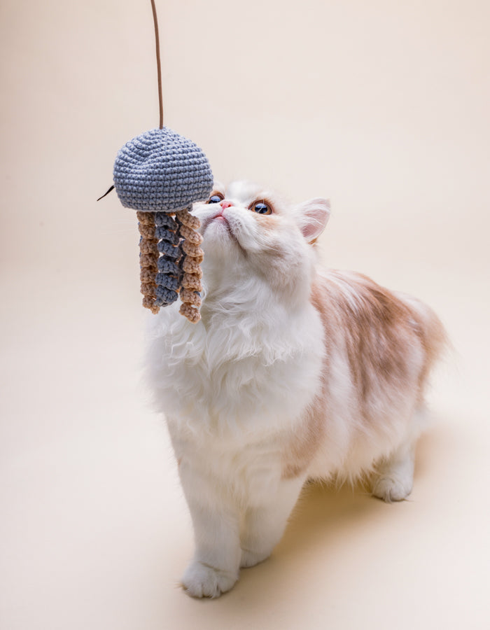 Wand toy with catnip and a bell JELLYFISH light grey