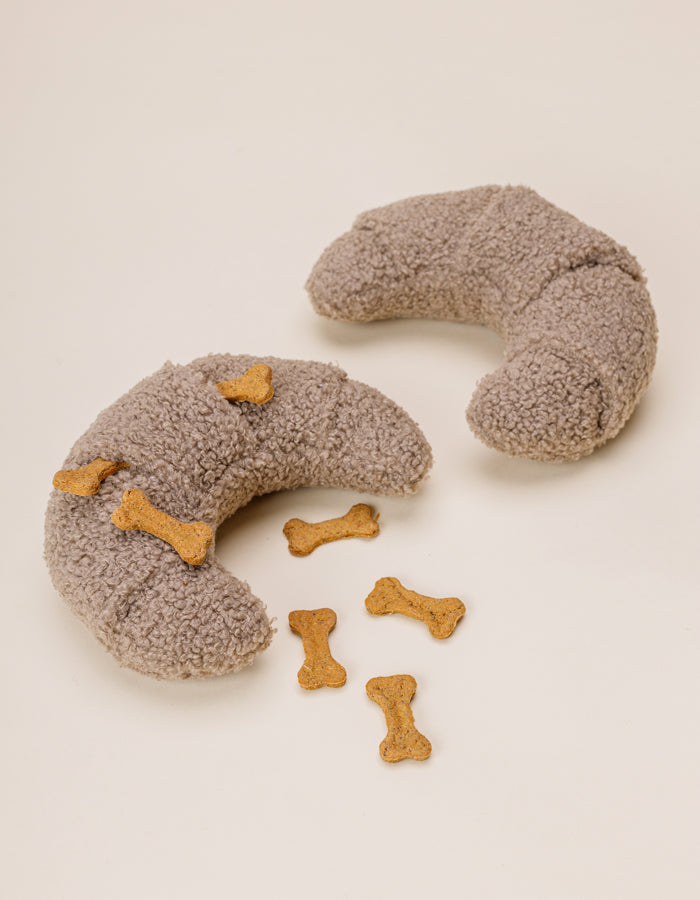 Enrichment plush dog toy CROISSANT