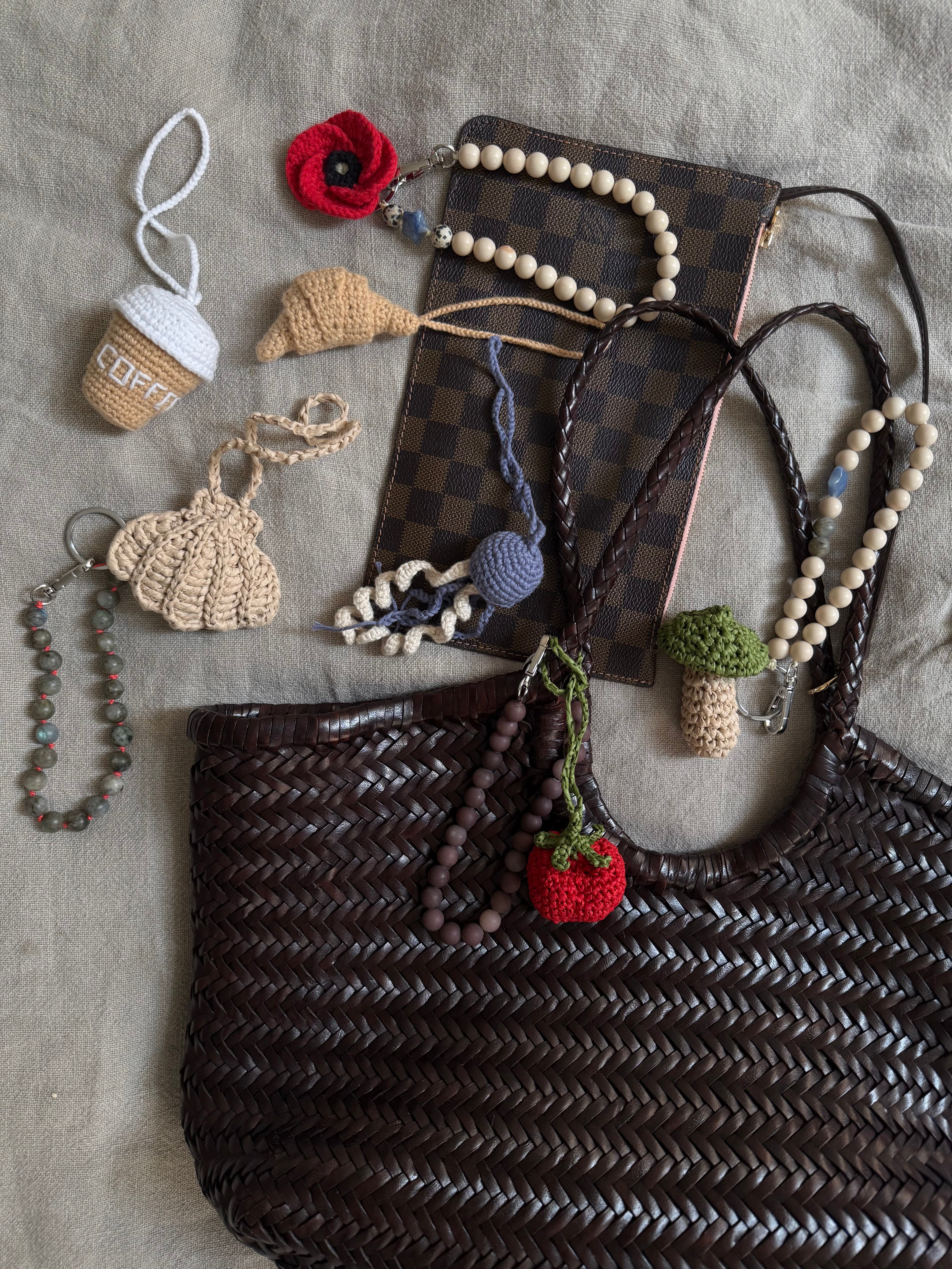 Breloczek szydełkowy LILLABEL charms do torebki