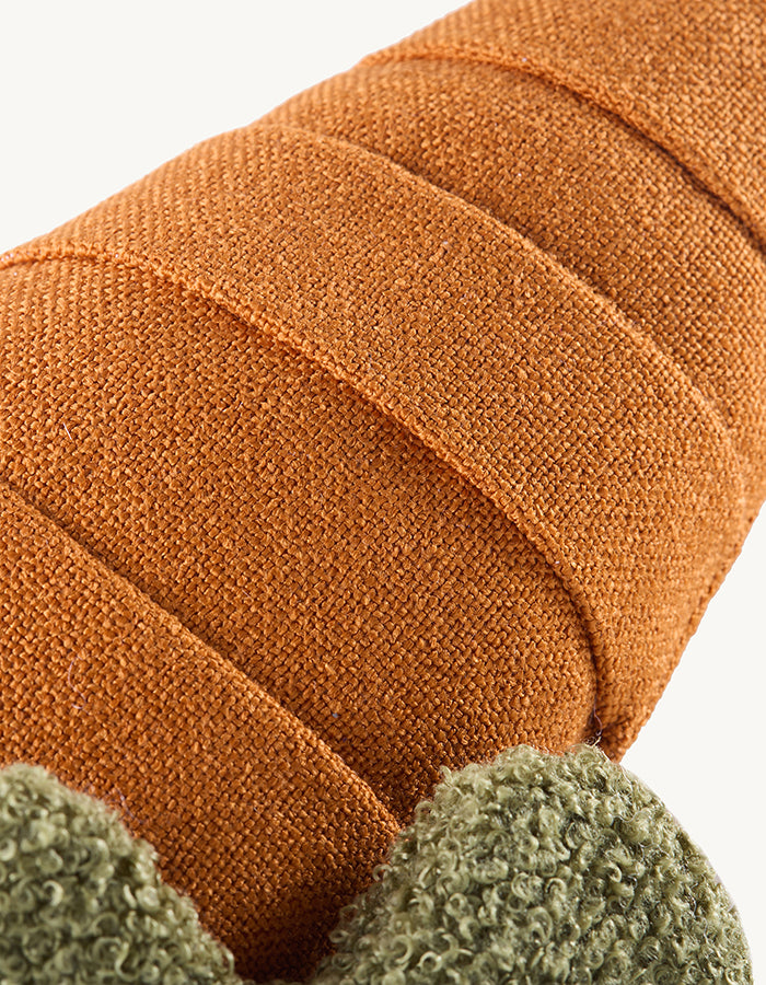 Snuffle / activity toy for dogs CARROT